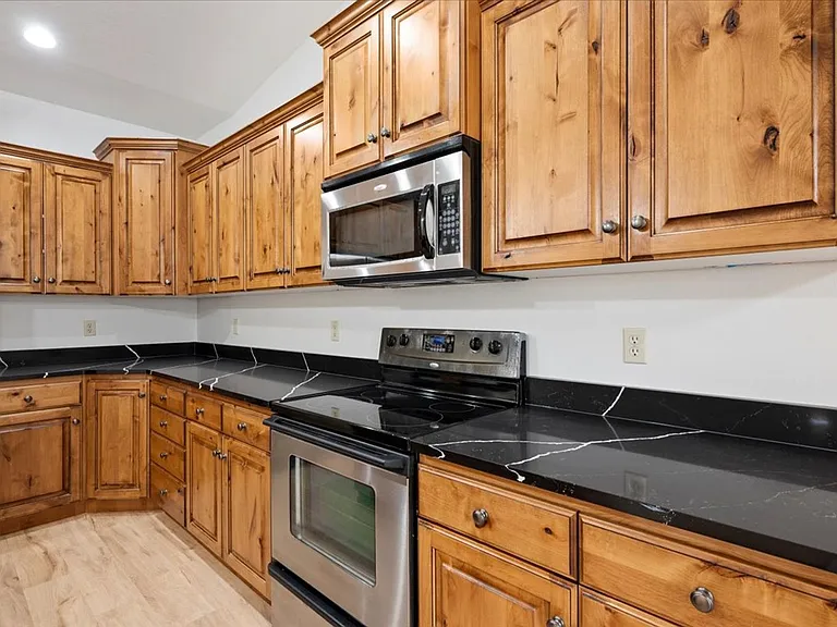 1043 N 920th St W — Photo 14