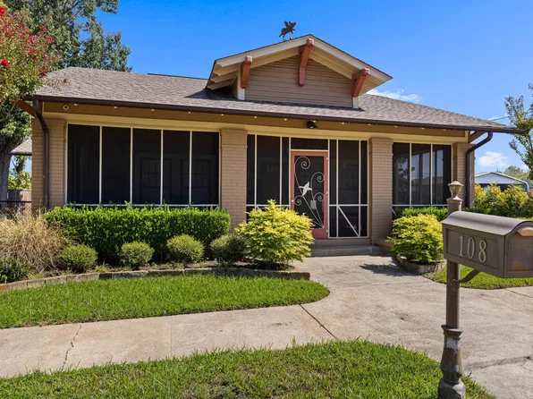108 Lawrence St, Kilgore, TX 75662