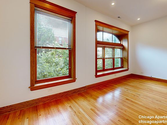 3rd image of 1238 N Noble St #3
