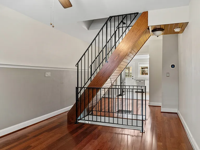 1524 E Clement St — Photo 3