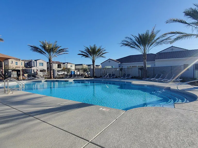 241 E Azalea Dr — Photo 32