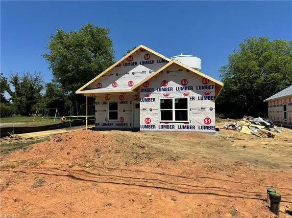 408 Dobson St, Kernersville, NC 27284