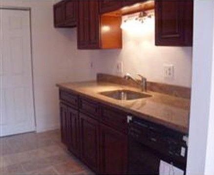 4th image of 34 Laurelwood Dr