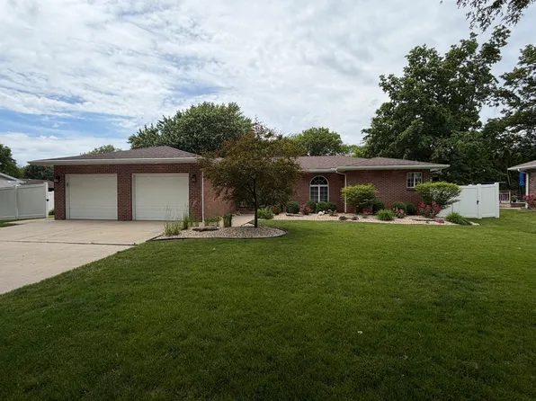 1804 Bruce St, Morris, IL 60450