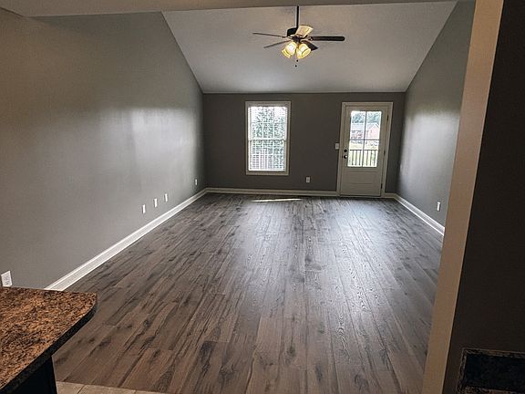 5th image of 6051 Lauren Ln