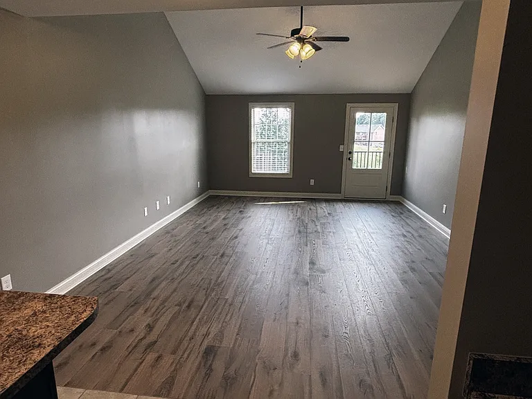 6051 Lauren Ln — Photo 5