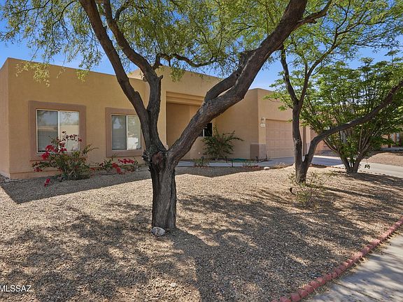 3rd image of 6037 S Avenida Bodega