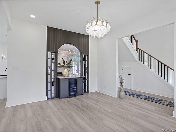 5th image of 2661 Bay Forest Dr