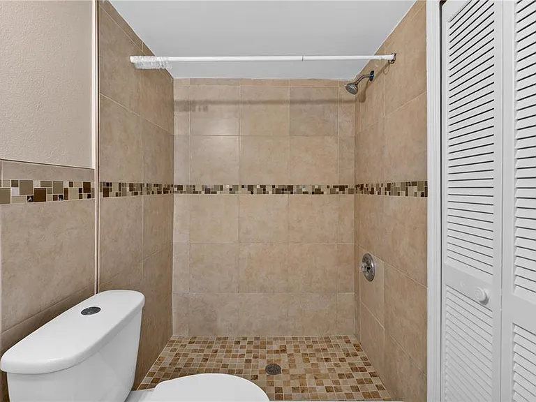 13829 Timberland Dr #101 — Photo 31
