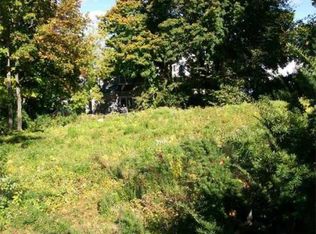 22 Fairview St, Lowell, MA 01852