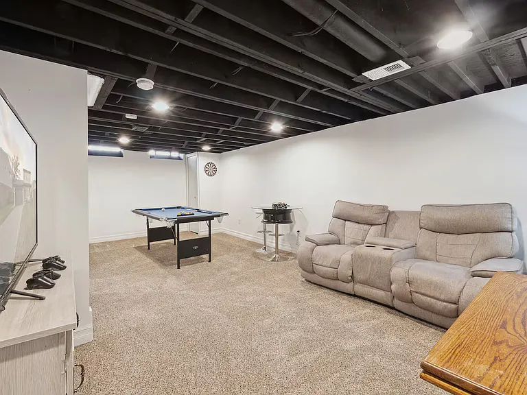 11179 Mandale Dr — Photo 27