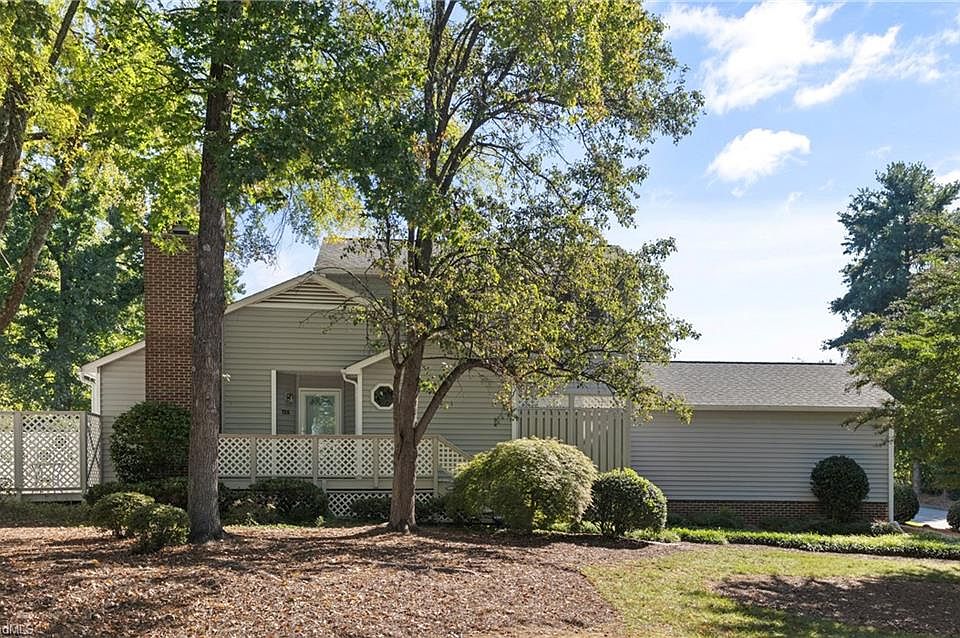 1st image of 125 Pebble Ridge Ln