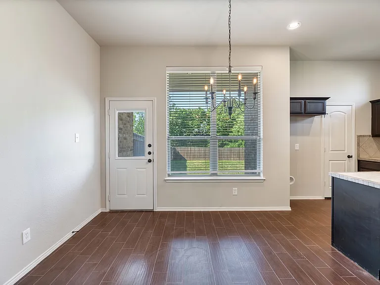 339 Orbit Dr — Photo 5