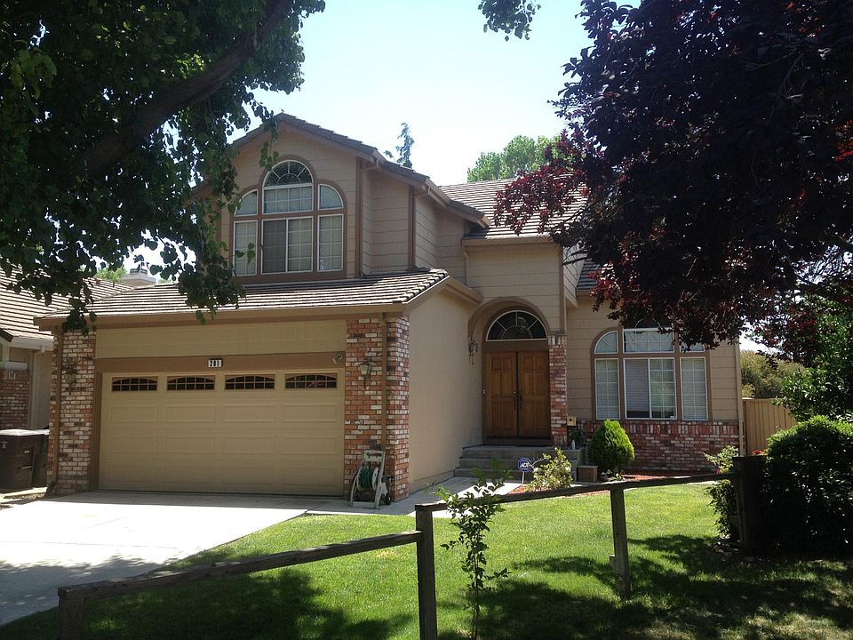 2nd image of 281 King Arthur Ct