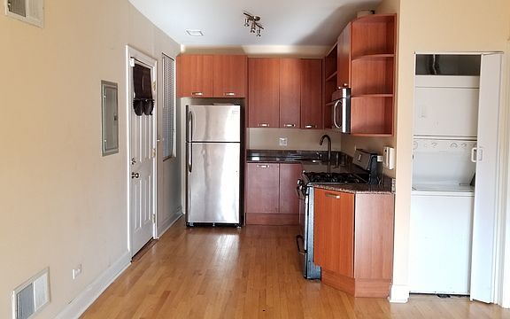 4th image of 5758 N Campbell Ave #2