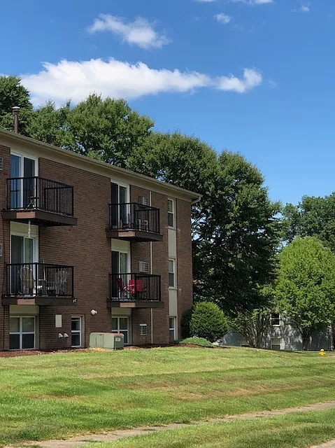 Woodgate North Apartments — Photo 2
