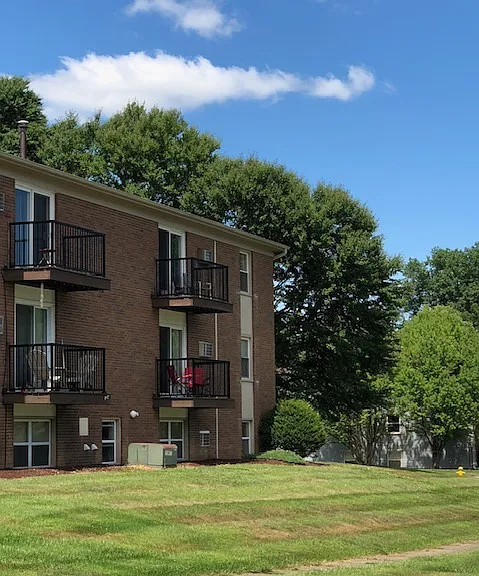 Woodgate North Apartments — Photo 2