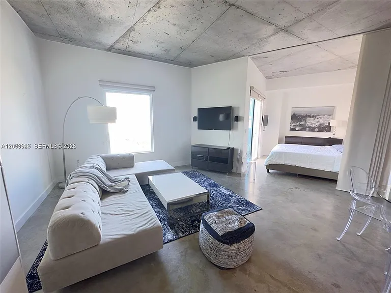 10 SW South River Dr #1607 — Photo 4