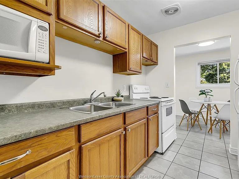 1930 Columbia Ct #31 — Photo 9