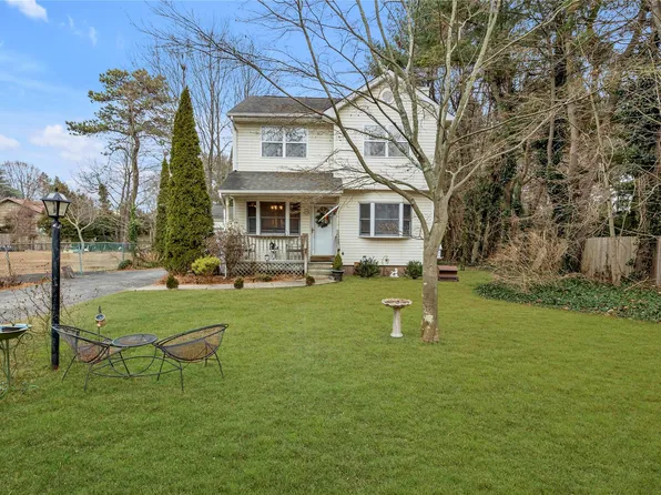 33 Oak Street, Centereach, NY 11720