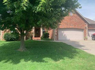 1488 N Bristol Ave, Springfield, MO 65802