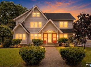 104 Carmita Ave, Rutherford, NJ 07070