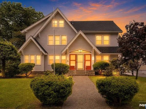 104 Carmita Ave, Rutherford, NJ 07070