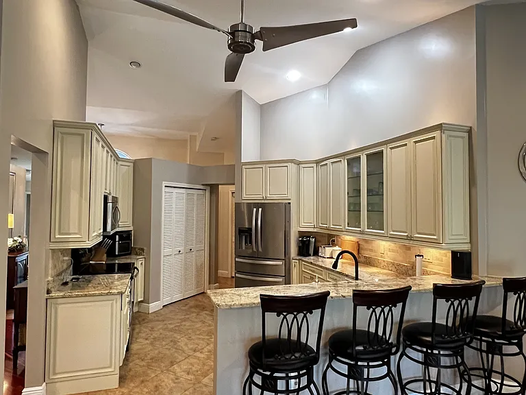 9421 Old Hickory Cir — Photo 4