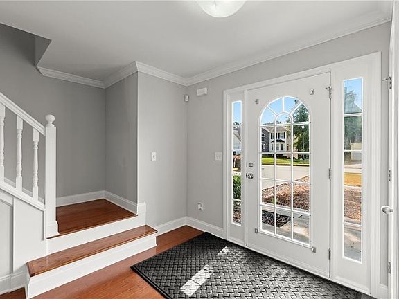 4th image of 277 Edison Dr
