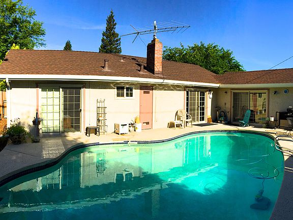 5th image of 1403 Oakmont Dr