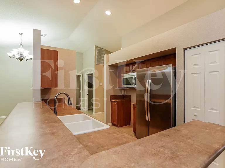 2508 NW 7th St — Photo 6