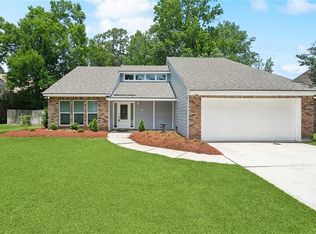 39 Piper Ln, Mandeville, LA 70448
