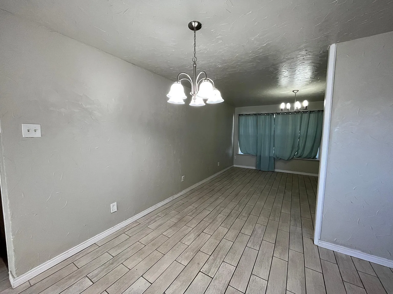 4 bed, 1.5 bath, 1450 sqft, $1,600 — Photo 2