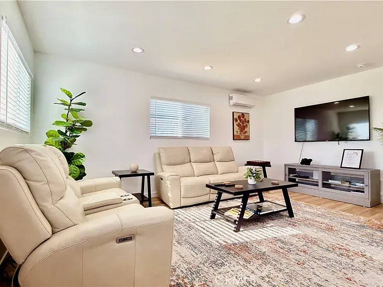 515 Florence La 1 — Photo 26