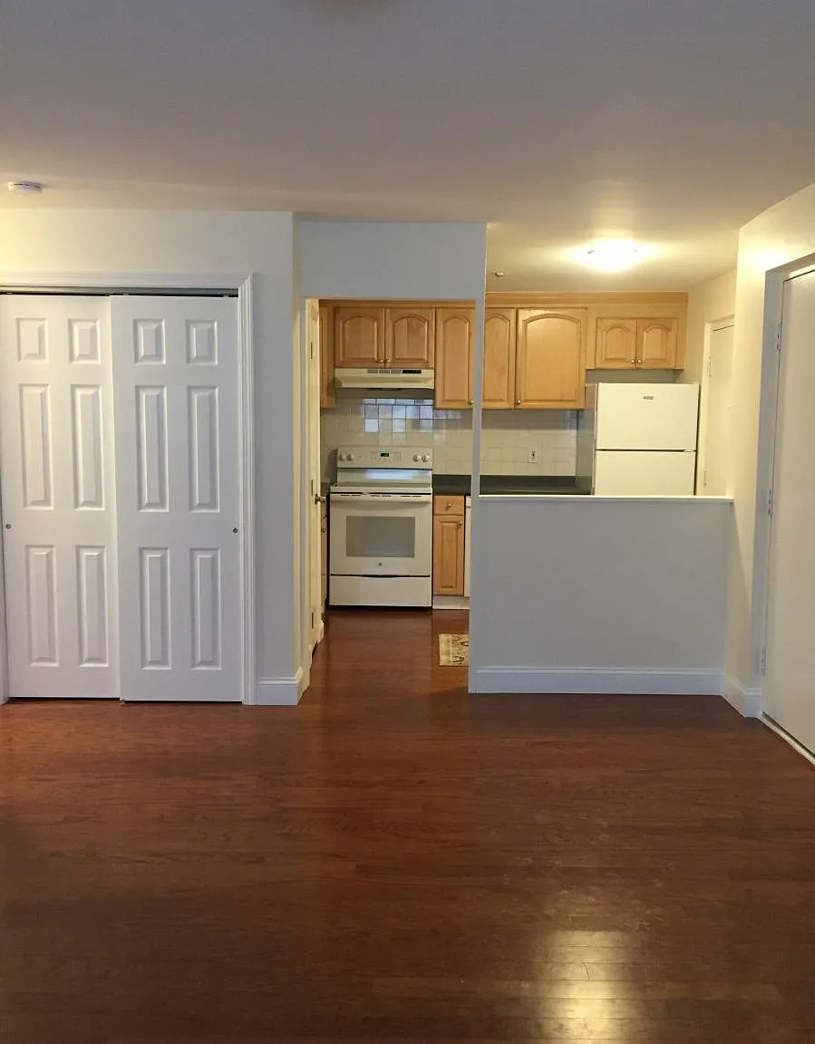 21 Central Avenue — Photo 2
