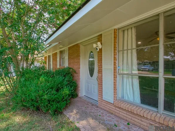 127 Joan St, Denham Springs, LA 70726