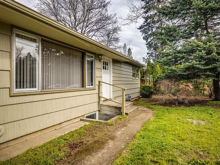 11835 NE Couch St — Photo 28