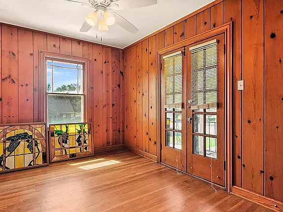 Upstairs flex room with balcony