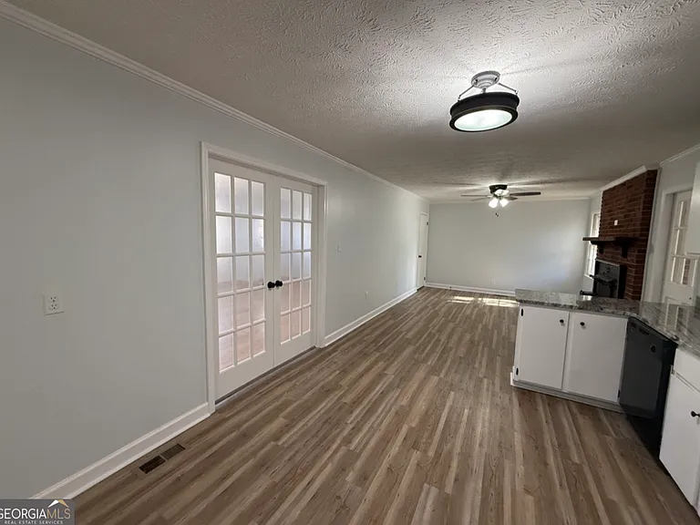 1612 Knox St — Photo 25
