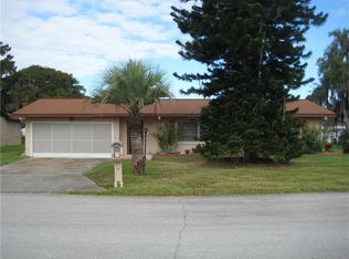 11813 Watts Ct, Tavares, FL 32778