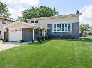 7725 Palma Ln, Morton Grove, IL 60053