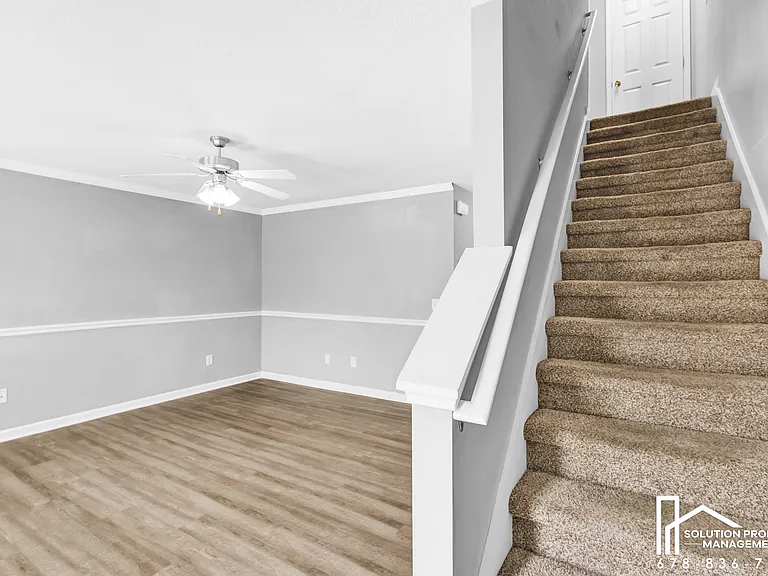 141 Madison Pl — Photo 2