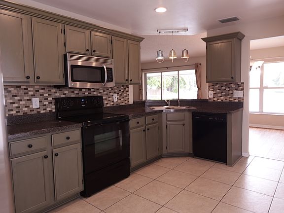 3rd image of 10107 Cedar Dune Dr