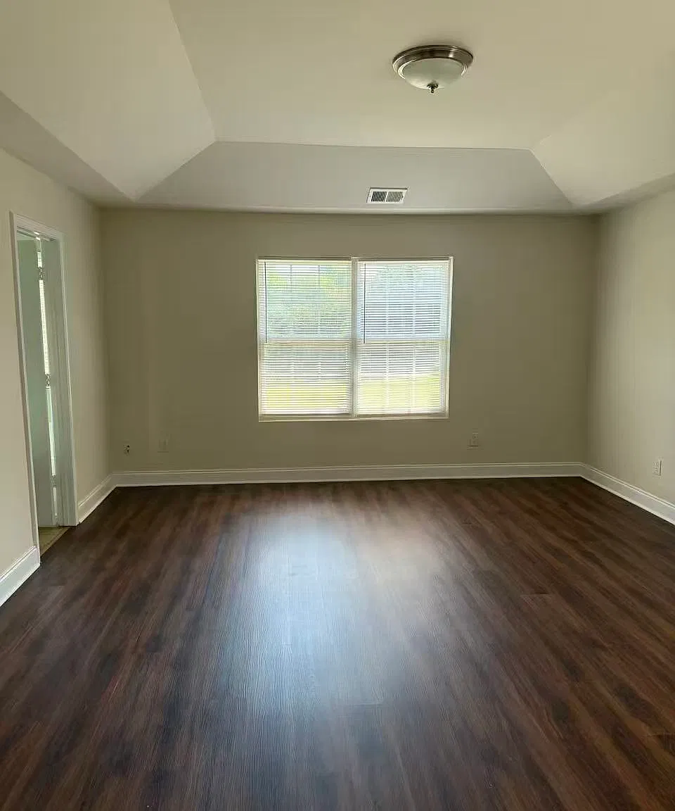 3 bed, 2.5 bath, 2505 sqft, $2,200 — Photo 4