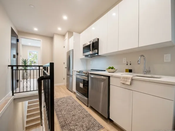1642 Putnam Ave #1LB, Ridgewood, NY 11385