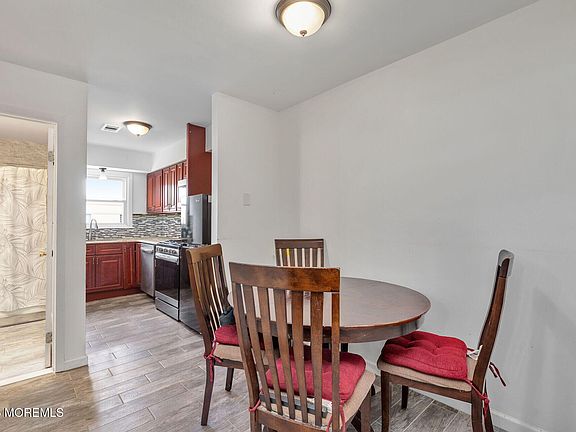 4th image of 213 Main Street #18