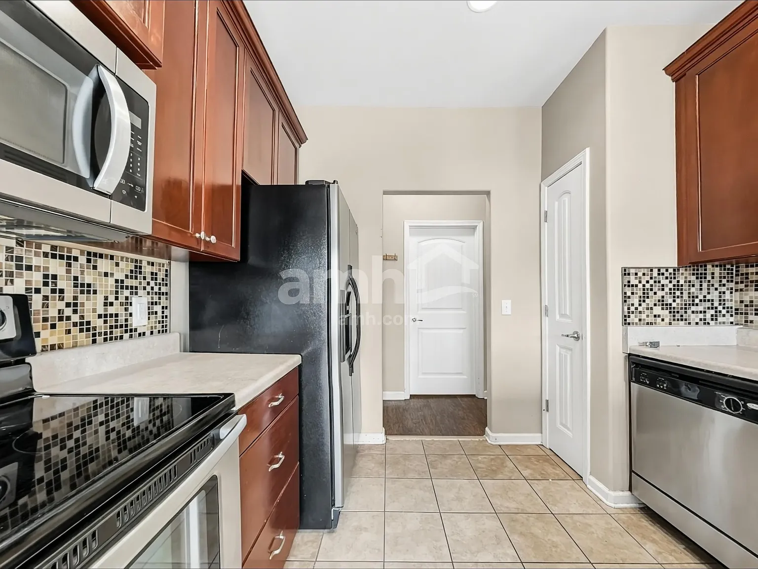 4 bed, 2.0 bath, 1904 sqft, $2,135 — Photo 4