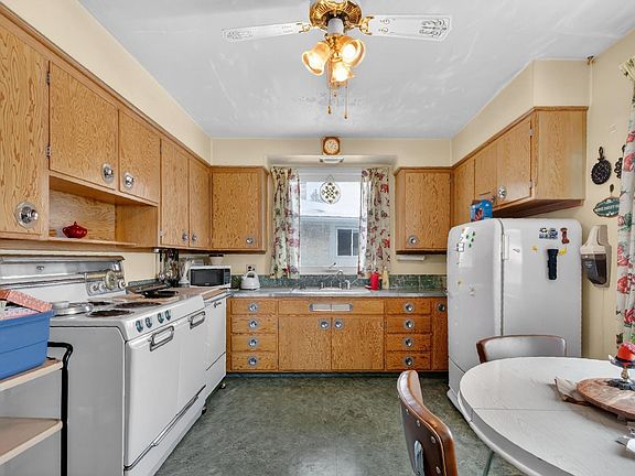 4th image of 11255 71st Ave NW