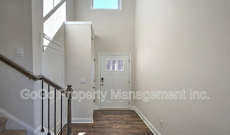 208 Reynard Trl — Photo 2