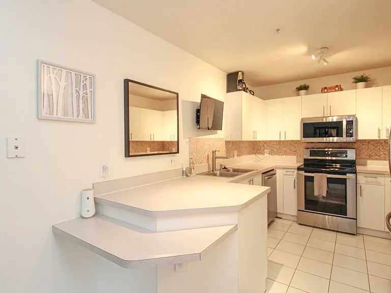 519 Roma Ct #3208 — Photo 18